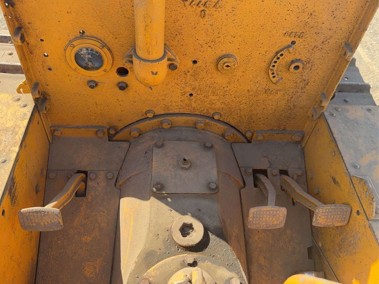 caterpillar-ten-image-35