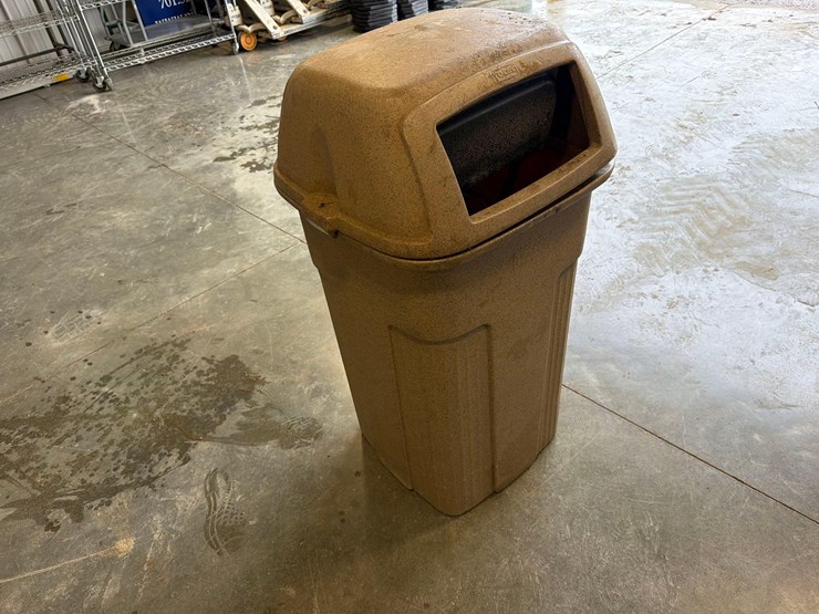 toter-garbage-can-image-1