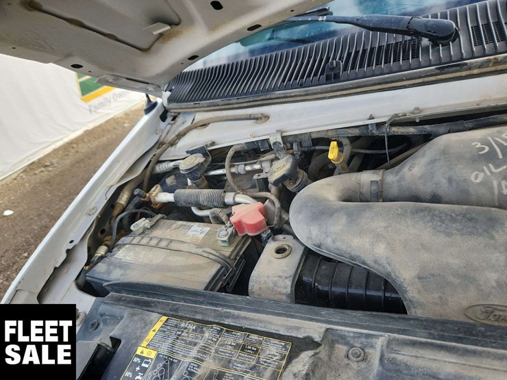 2014-ford-cargo-image-40