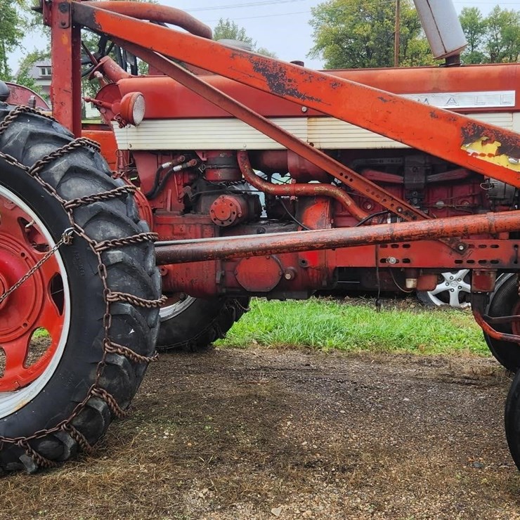 INTERNATIONAL 560