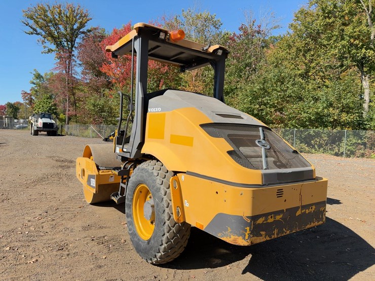 2018-volvo-sd75b-image-3