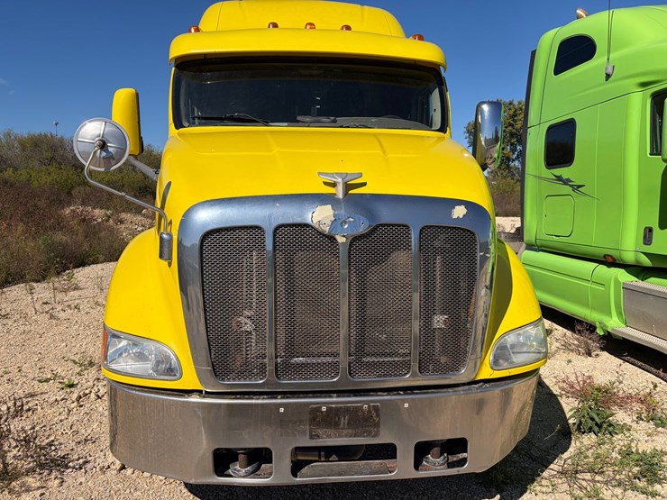 2007-peterbilt-387-image-2