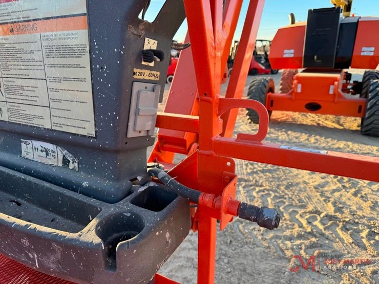2014-jlg-800aj-image-10