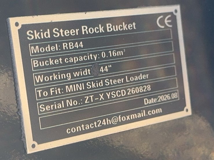 future-mini-skid-steer-rock-bucket-image-3
