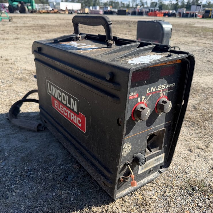 #7516 • LINCOLN ELECTRIC LN-25 PRO DUAL POWER WIRE FEEDER