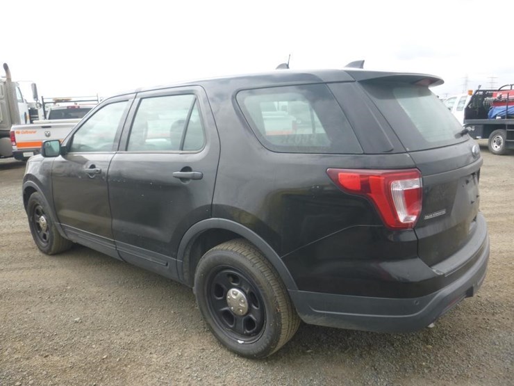 2018-ford-explorer-image-4