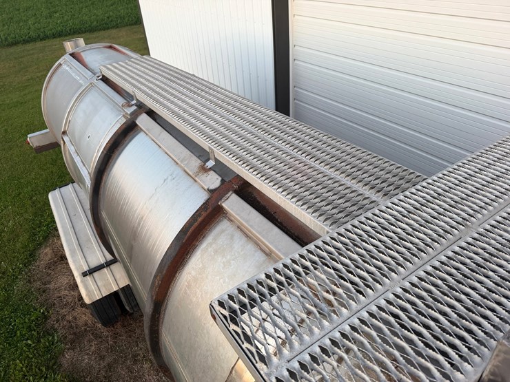 #1735-•-1984-certified-waste-tanker-image-28