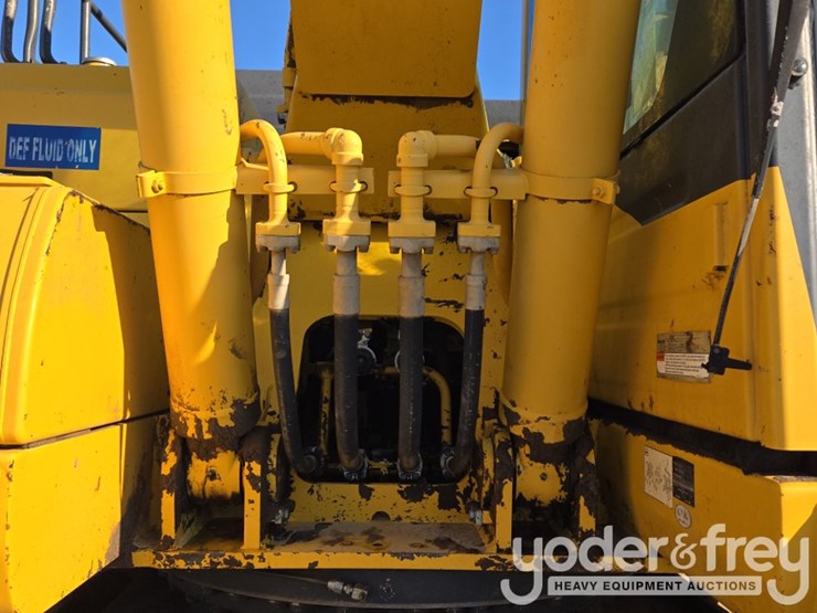 komatsu-pc210-image-28