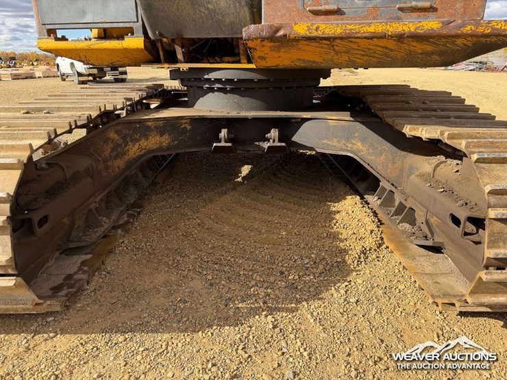 jcb-js220-lc-image-15