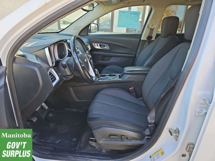 2015-chevrolet-equinox-image-16