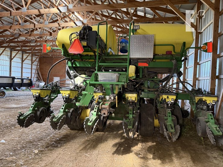 2013-john-deere-db60-image-33