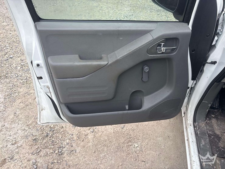 2016-nissan-frontier-image-14