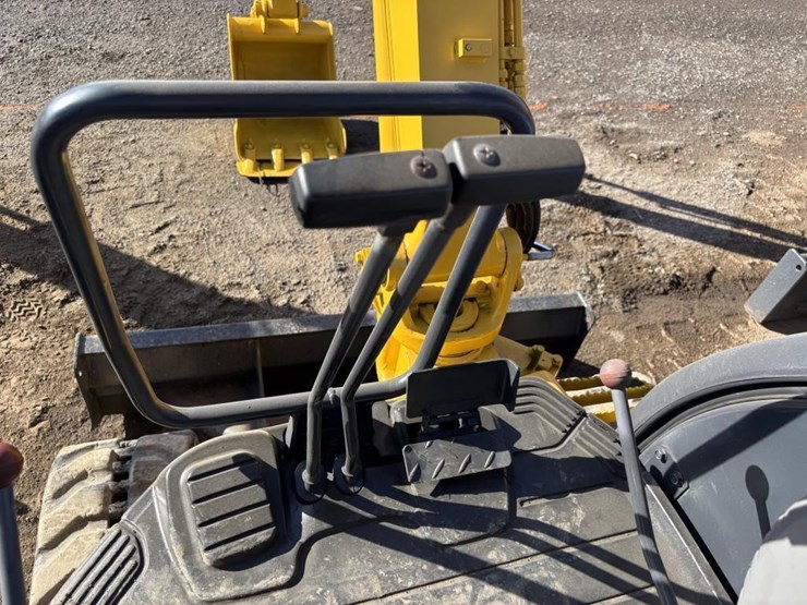 komatsu-pc30mr-1-image-23