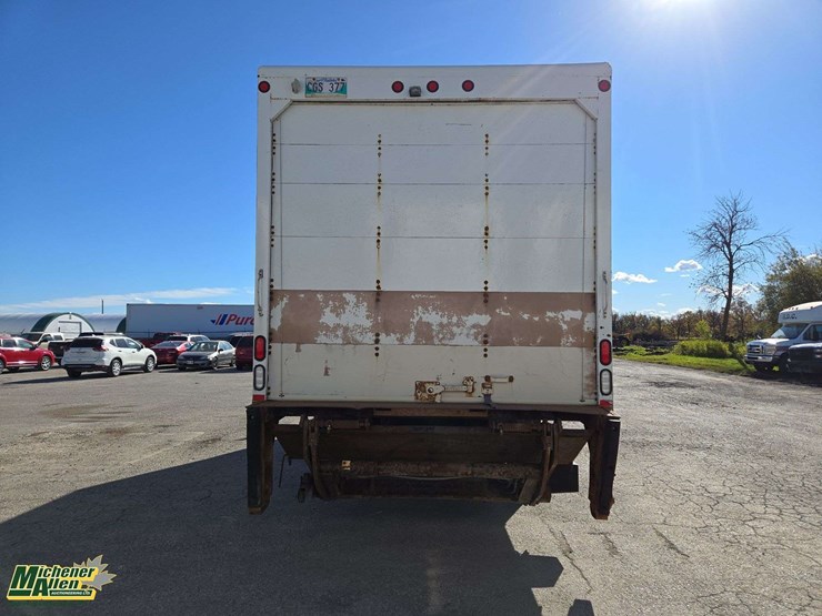 2014-peterbilt-325-image-6