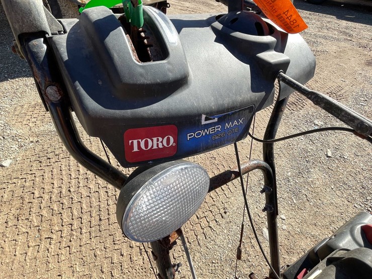 #1844-•-toro-power-max-snow-blower-for-parts-only-image-5