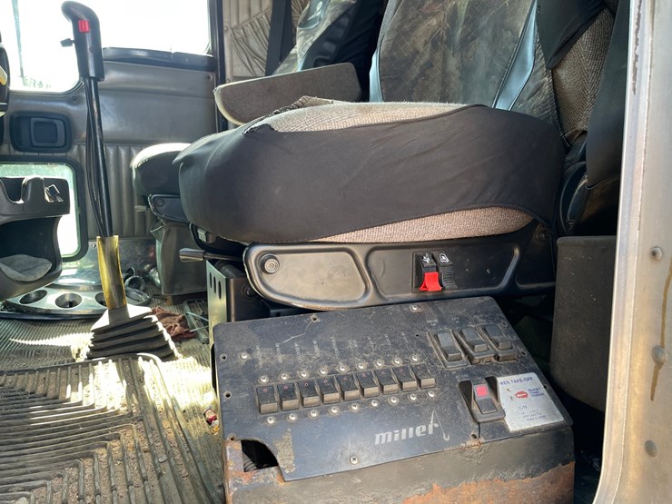 2005-kenworth-t800-image-80
