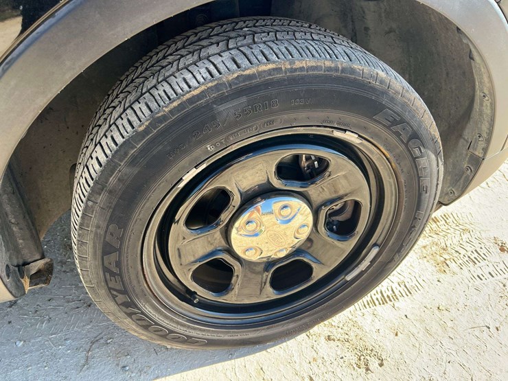 2015-ford-explorer-image-27