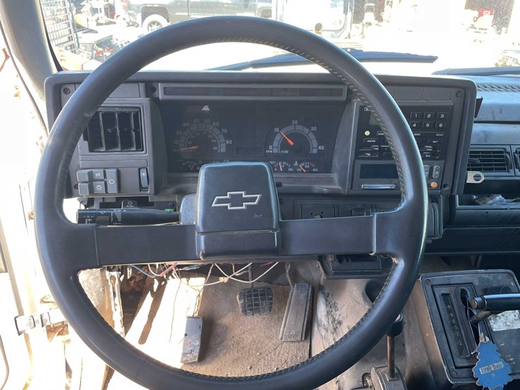 2002-chevrolet-6500-image-12