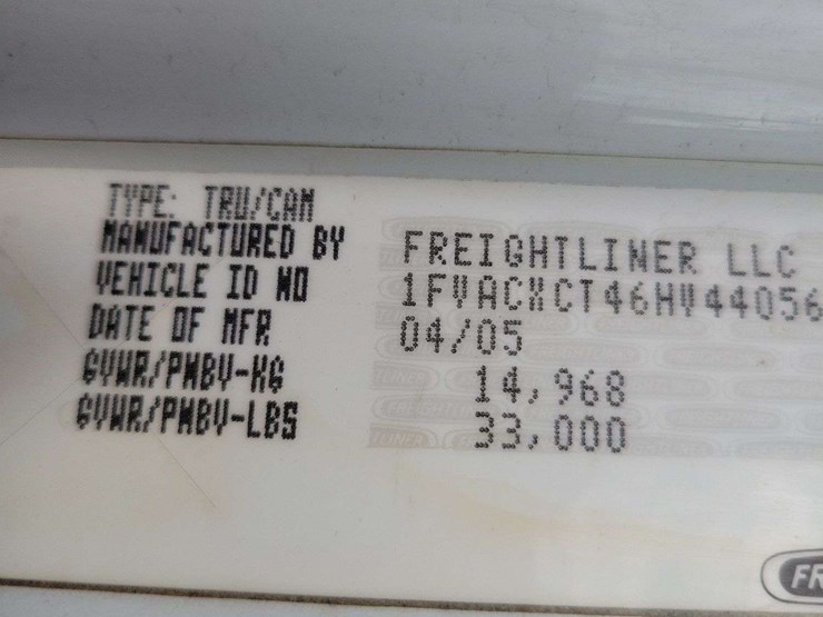 2006-freightliner-m2-106-image-39