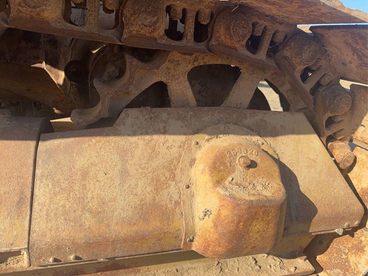 caterpillar-d7-image-15
