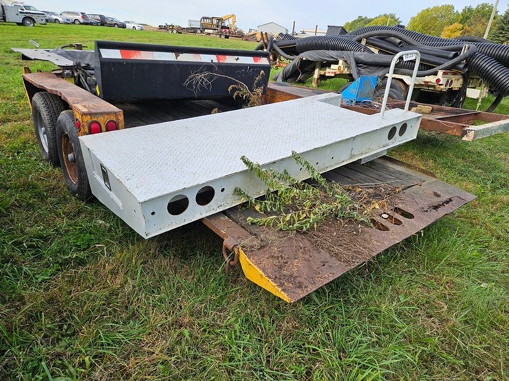 #2126-•-towmaster-tandem-axle-utility-tilt-trailer-image-3