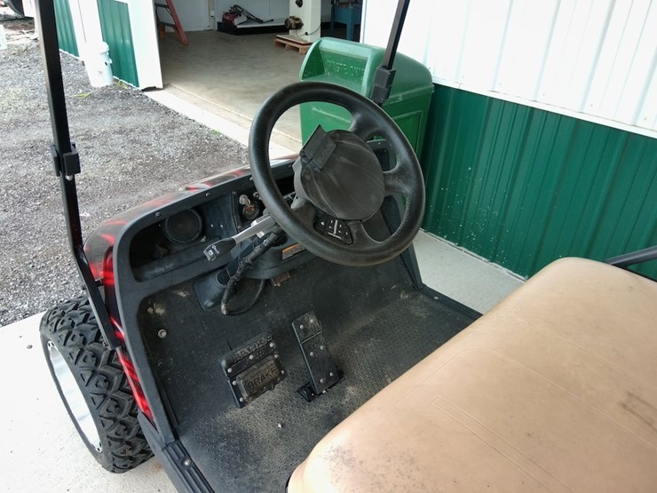 ez-go-golf-cart-image-7