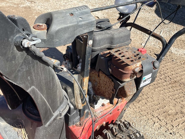 #1844-•-toro-power-max-snow-blower-for-parts-only-image-9