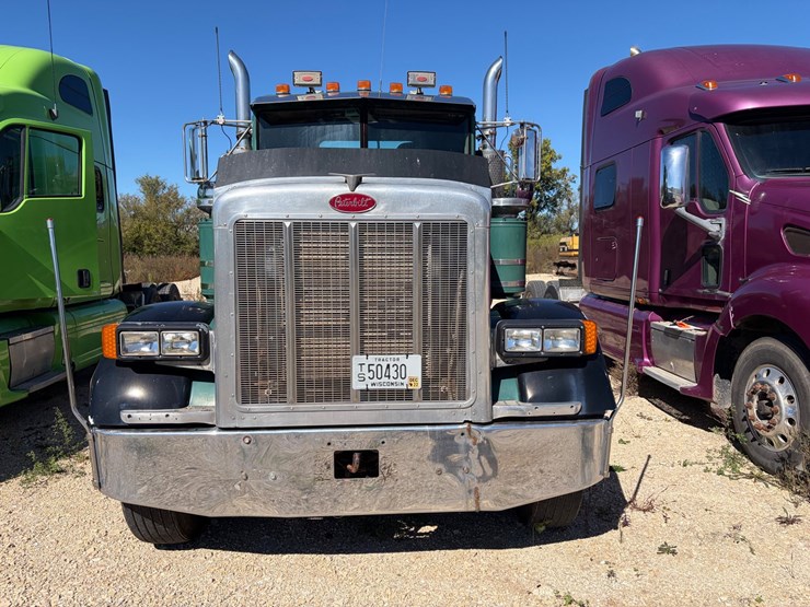 1993-peterbilt-379-image-2