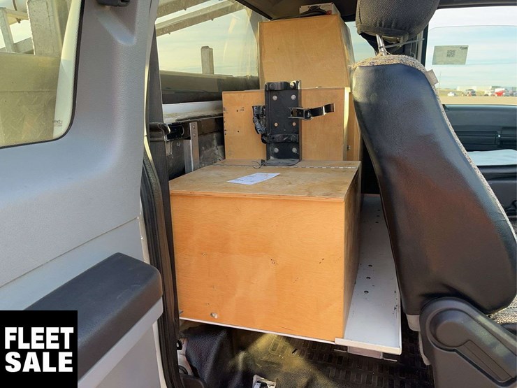 2015-ford-f350-image-15