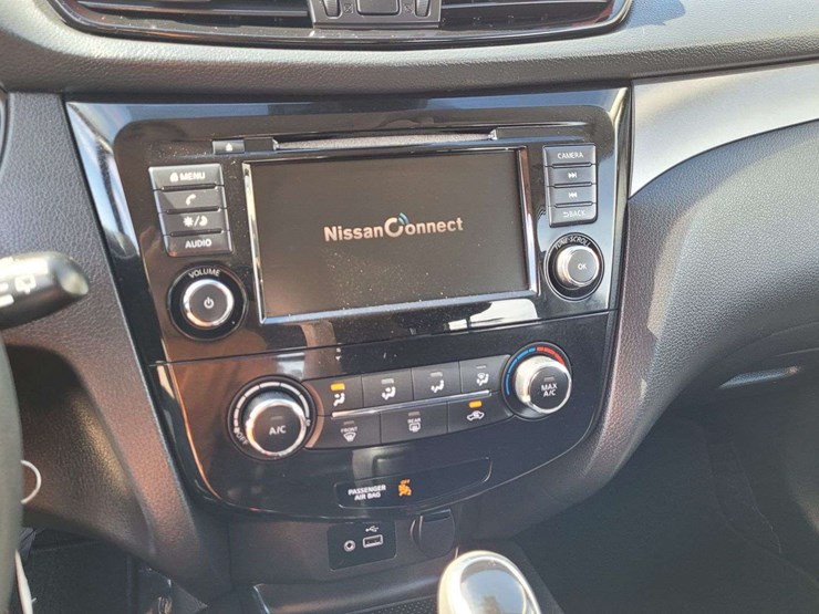 2020-nissan-rogue-image-13