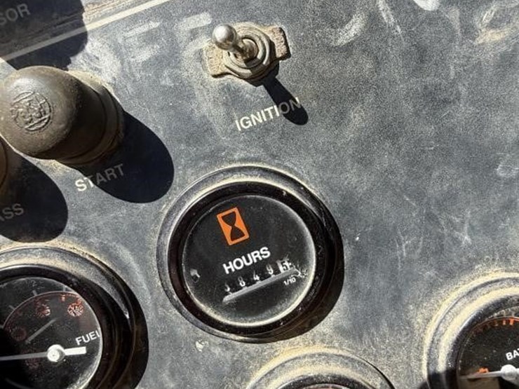 1995-leroi-q185-towable-air-compressor-image-2