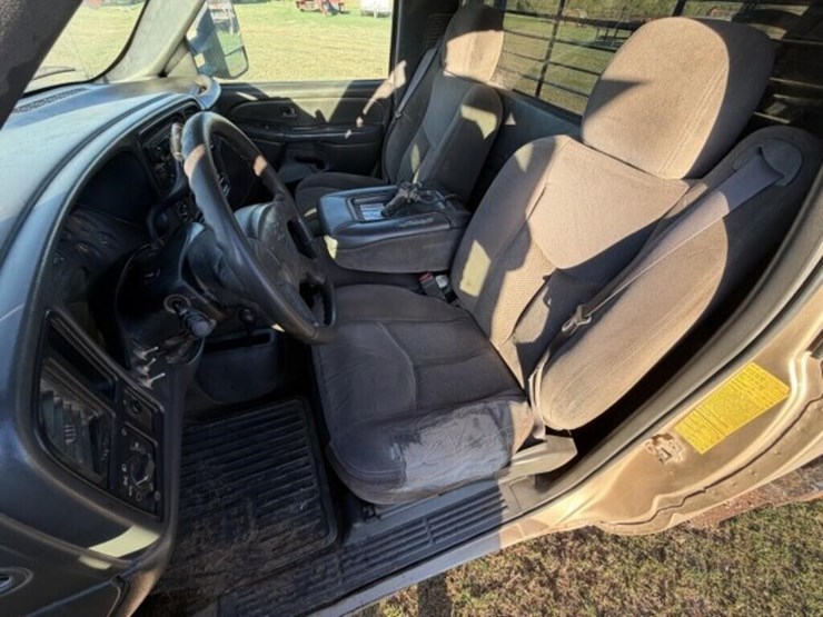 2007-chevrolet-3500-image-12