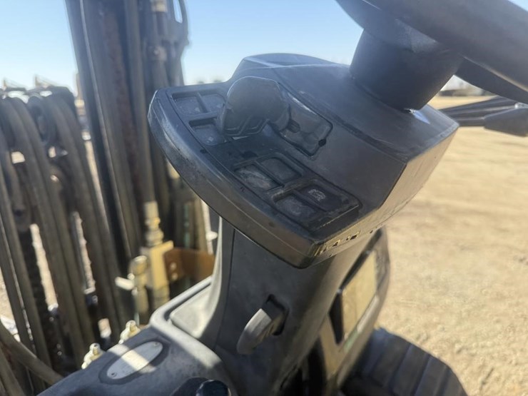 hyster-h80ft-forklift-image-12