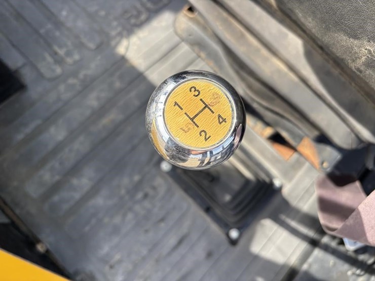 2019-jcb-903-4rt-forklift-image-26