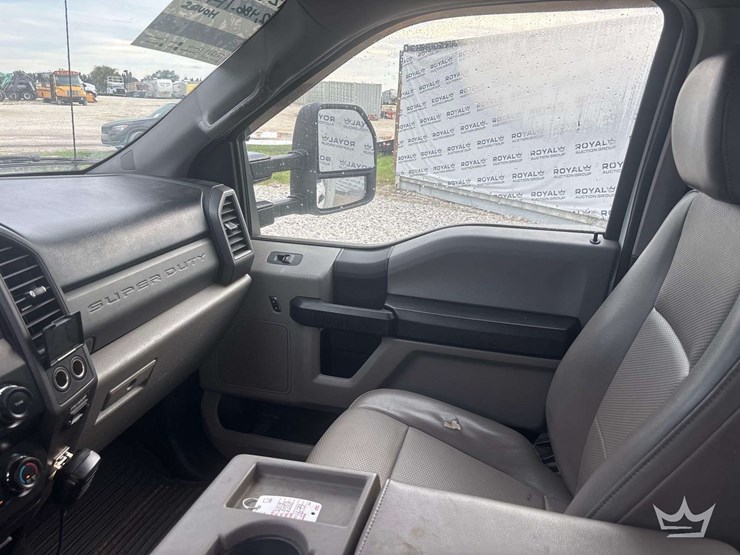 2019-ford-f550-image-16