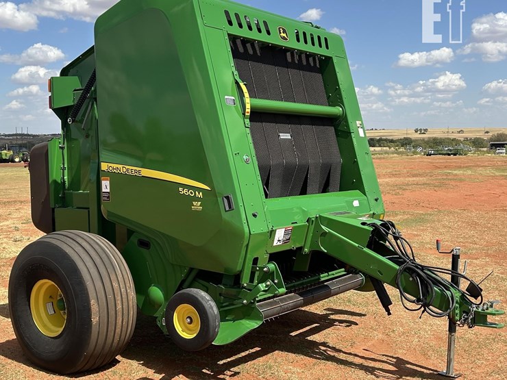 2019-john-deere-560m-image-1