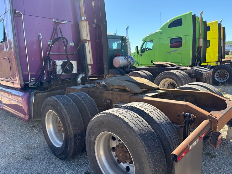2007-peterbilt-387-image-7