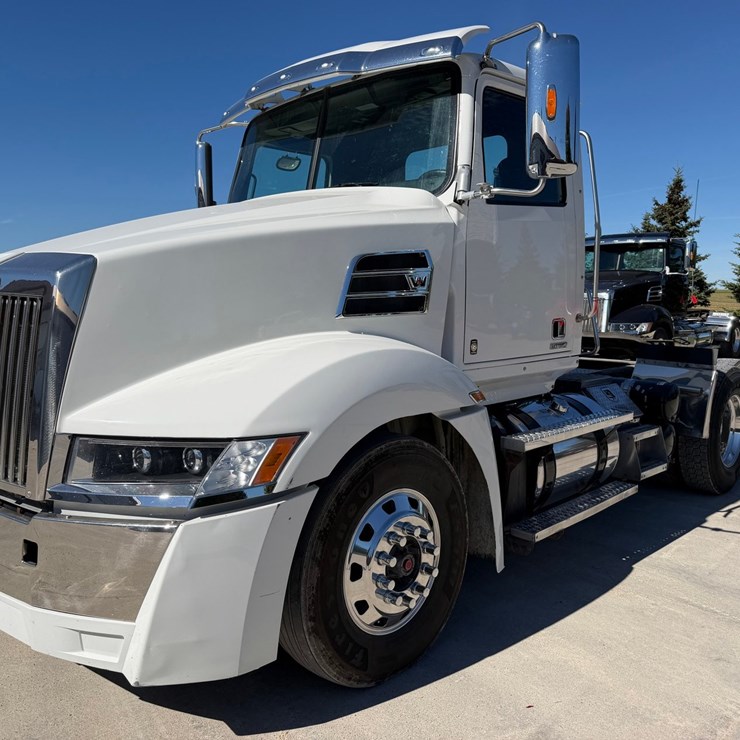 #1726 • 2019 Western Star Day Cab Truck Tractor