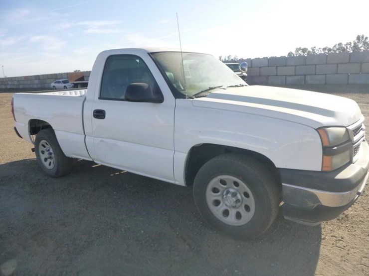 2006-chevrolet-silverado-1500-image-3