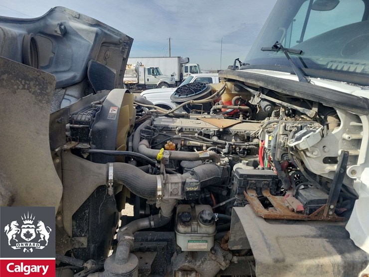 2016-freightliner-114sd-image-35