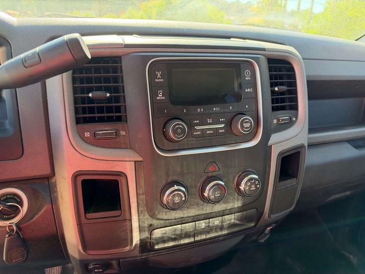 2014-dodge-1500-image-13