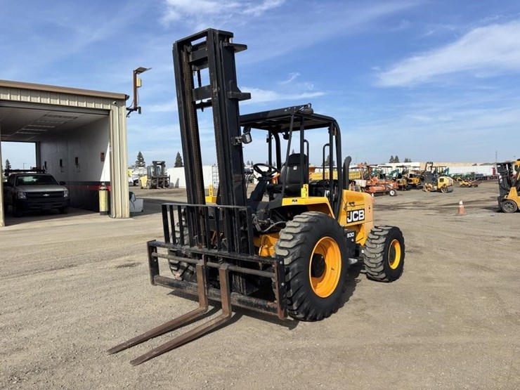2019-jcb-903-4rt-forklift-image-1