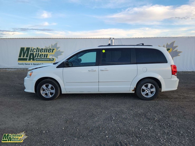 2012-dodge-grand-caravan-image-15