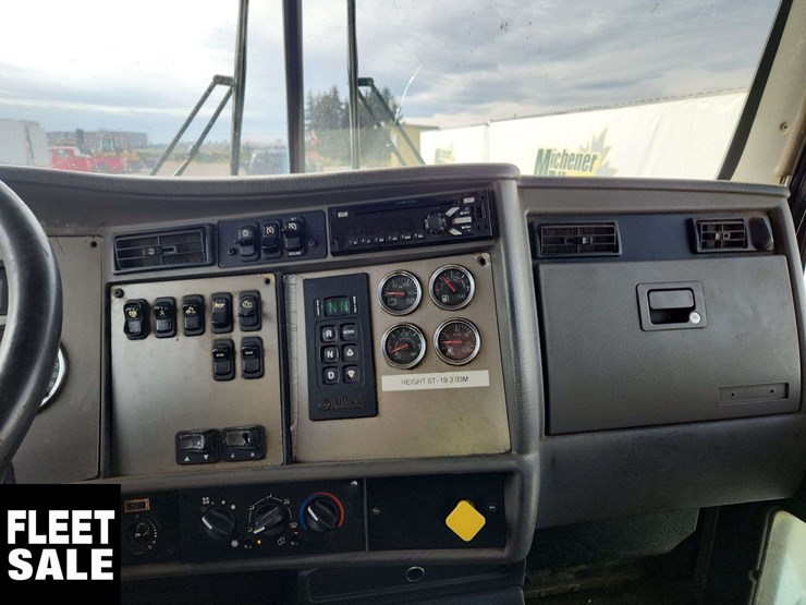 2015-kenworth-t370-image-16