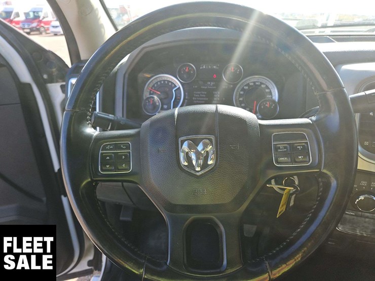 2015-dodge-2500-image-18