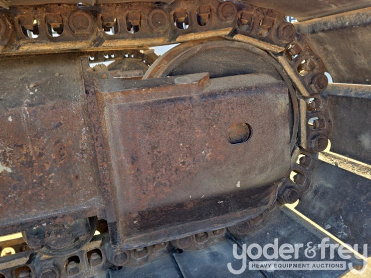 komatsu-pc210-image-19