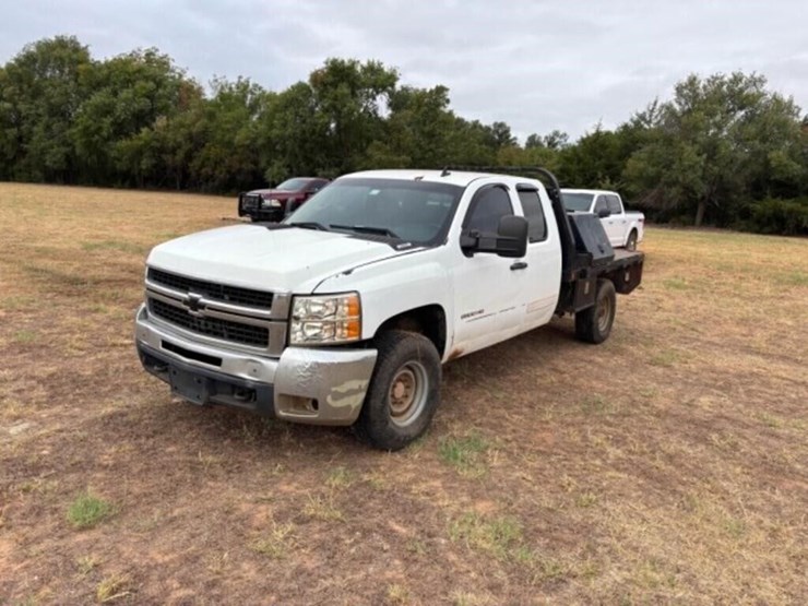 2010-chevrolet-2500-image-13