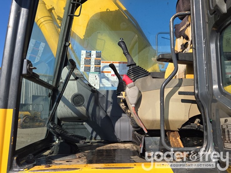 komatsu-pc210-image-68