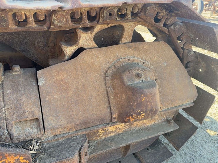 caterpillar-forty-diesel-image-15