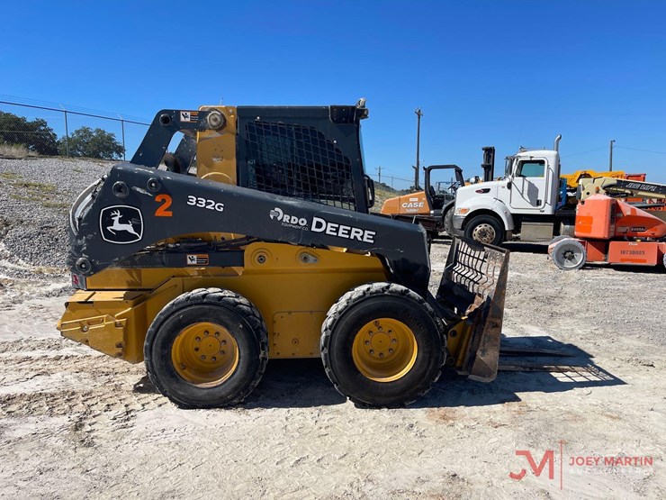 2023-deere-332g-image-2